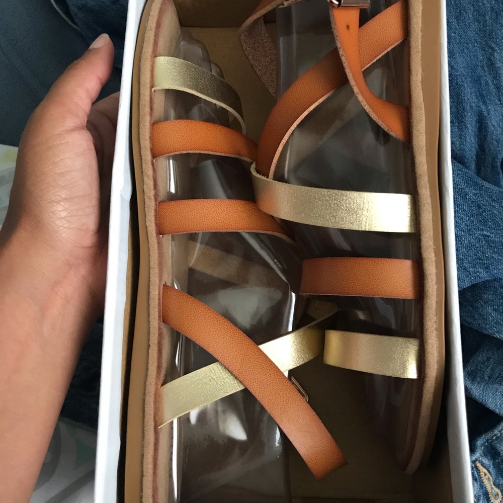 Tan/Gold Sandals
